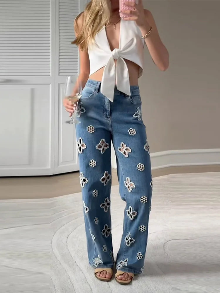 Calça Jeans Detalhe Bordado Vazado