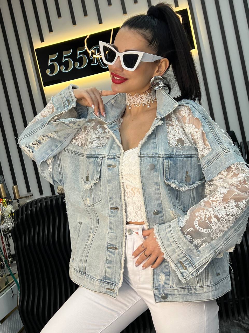 Jaqueta Jeans Detalhe Em Renda